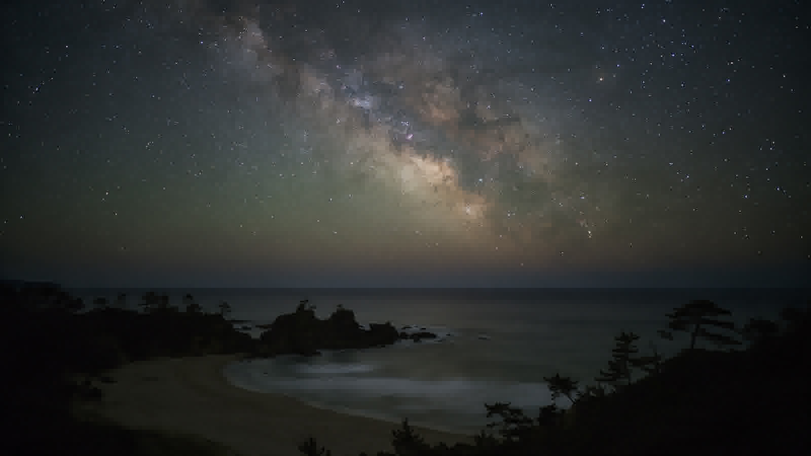 Milky Way over a Sado beach at night